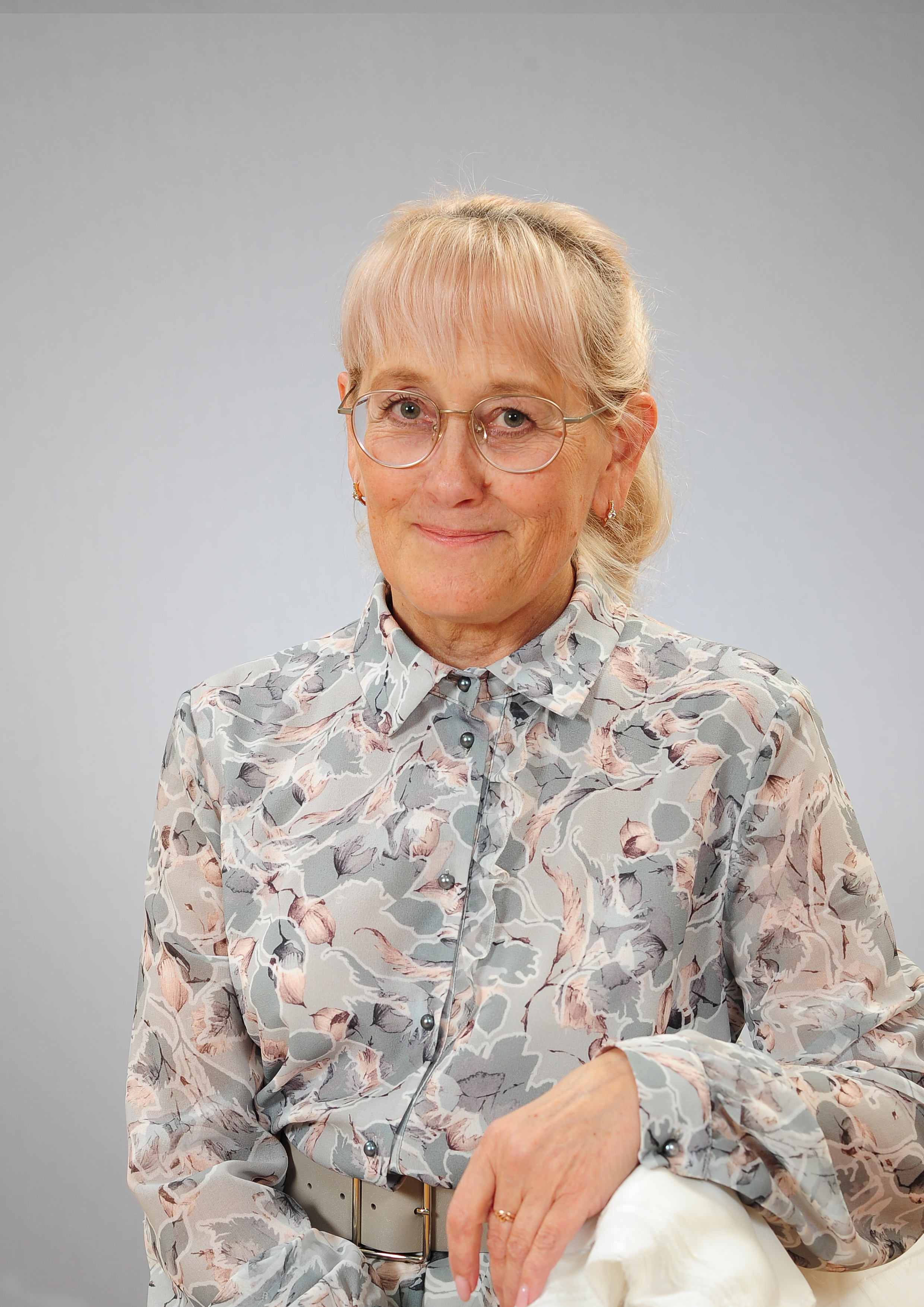 Перова Стелла Клавдиевна.